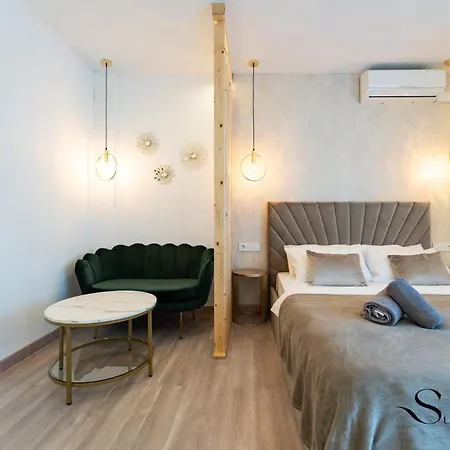 Апартаменты Seaview Beachfront With Aqua Park & Balcony *