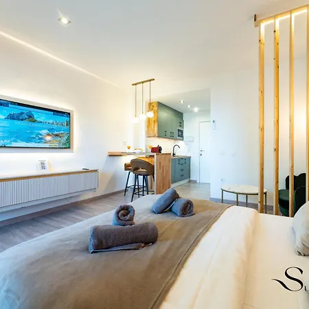 Seaview Beachfront With Aqua Park & Balcony Benalmádena