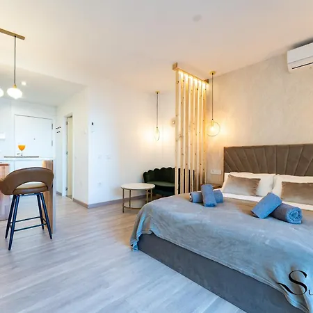 Seaview Beachfront With Aqua Park & Balcony Apartment *